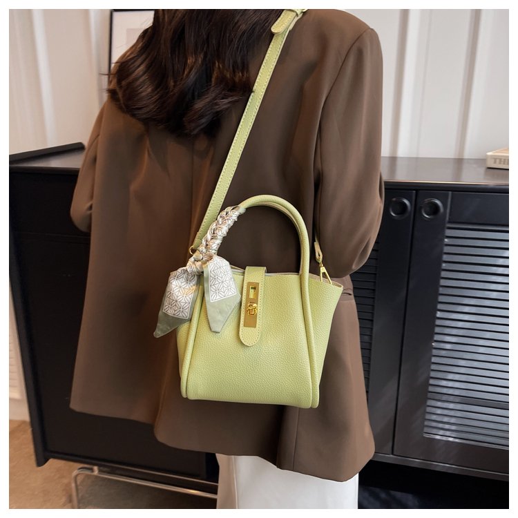 Fabric Kelly Style Shoulder Bag with Zipper and Stitching Detail - Image 4