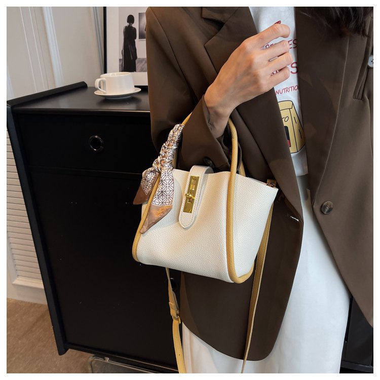Fabric Kelly Style Shoulder Bag with Zipper and Stitching Detail - Image 3