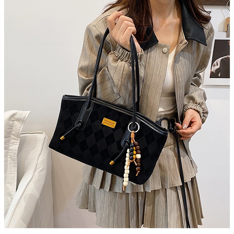 Women's PU Underarm Shoulder Bag with Embossed Detail and Zip Closure - Image 4