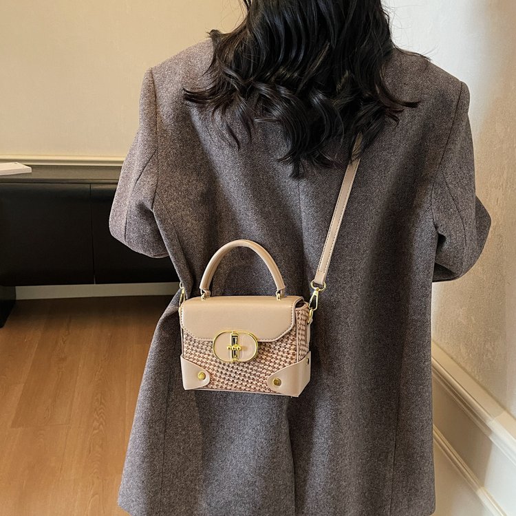 Women's Single Shoulder Crossbody Handbag with Lock Closure - Medium - Image 4