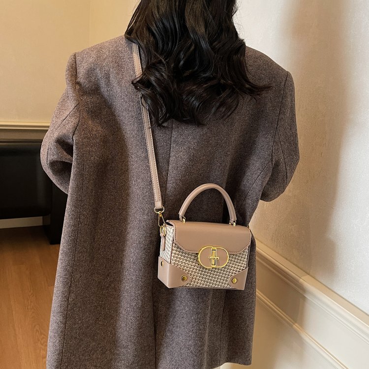 Women's Single Shoulder Crossbody Handbag with Lock Closure - Medium - Image 3