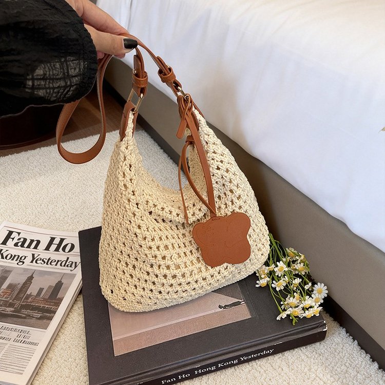 Women’s One Shoulder Underarm Bag with Zipper Closure Summer 2026 – Off White,Khaki – One Size