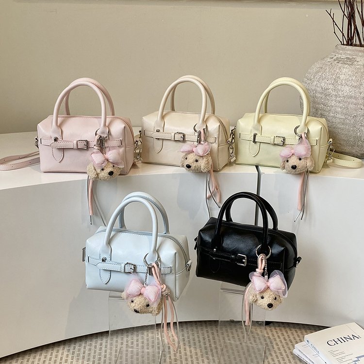 Women’s Single Shoulder Crossbody Handbag with Zip Clasp Closure Summer 2026